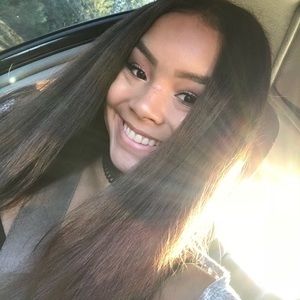 Meet your Posher, Shana